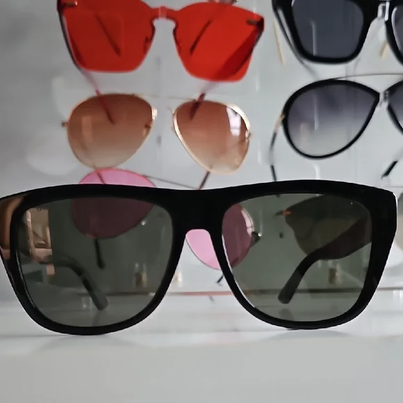 Gucci | Accessories | Gucci Black And Gray Sunglasses With  display picture 1